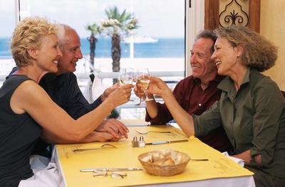 贵腐葡萄酒与鹅肝的搭配品酒常识(奢华搭配,油脂与甜平衡)