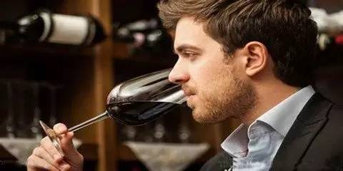 酒液在口腔中的搅动方法（舌头打转，接触牙龈 / 上颚）常识