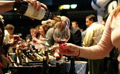 品酒会上提问的礼仪(不打断 / 问题清晰)常识