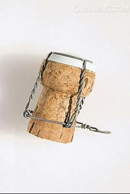 不同瓶塞（软木塞 / 螺旋盖）开启常识