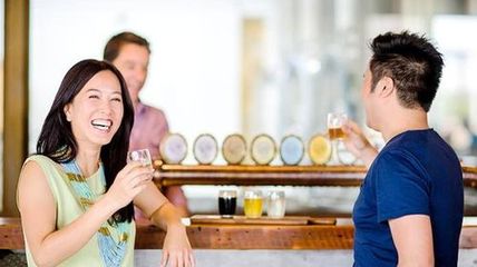 双人品酒的互动方式(交流感受 / 共同评价)常识