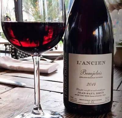 佳美(Gamay)干红葡萄酒品酒常识(草莓 / 香蕉 / 低单宁 / 高酸)